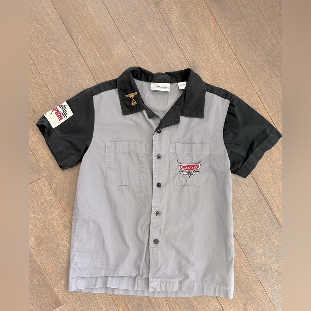 Y2K Disney parks authentic cars button down t shirt size‎ small YOUTH
